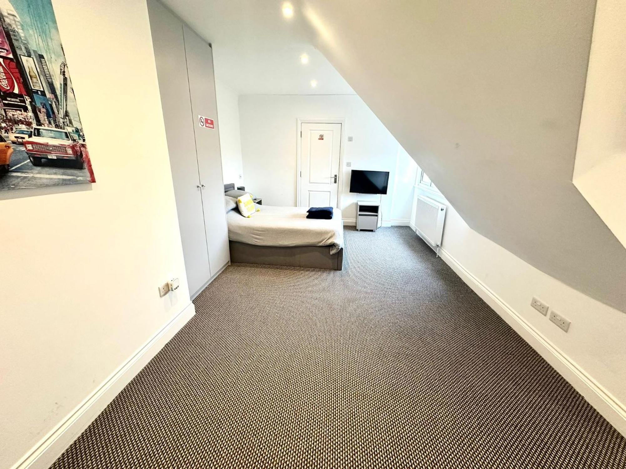 Stylish Modern, Private Apartment,15 Mins To Central London Hendon Bagian luar foto